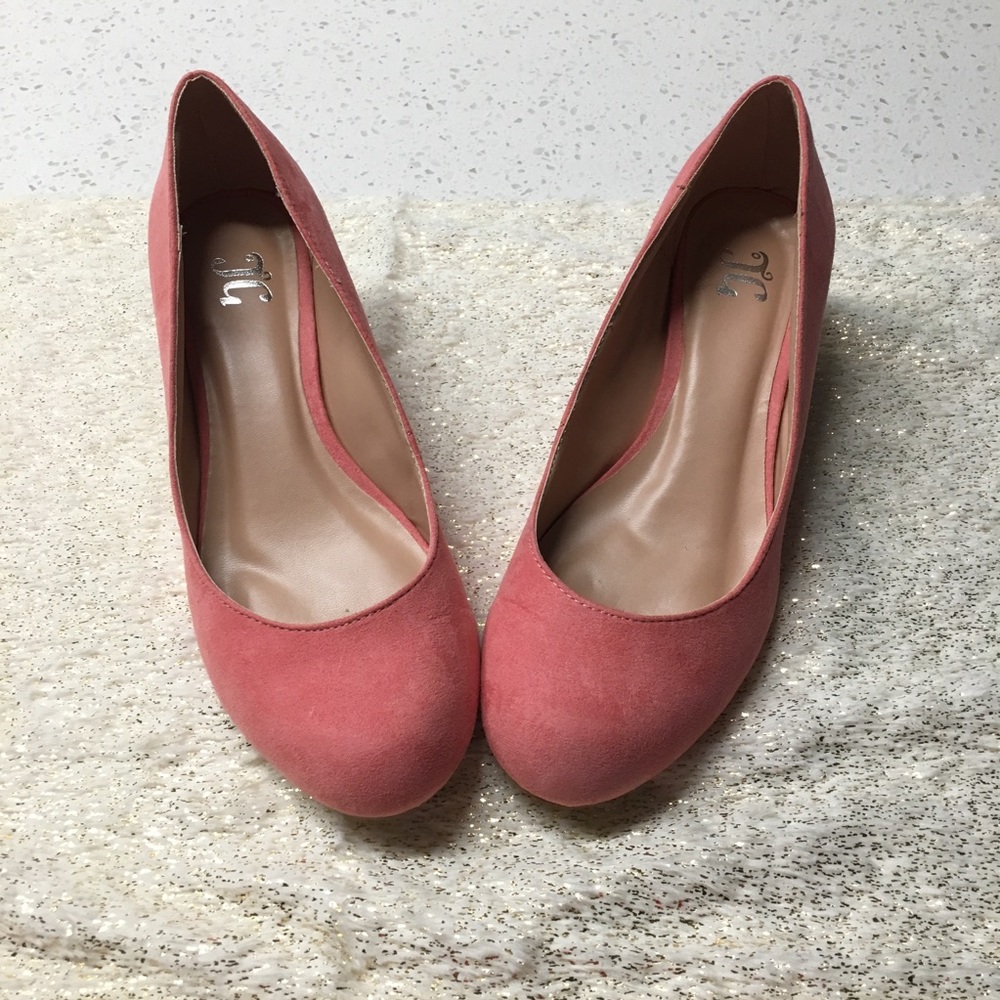 ❗️NEW IN BOX❗️Coral Pink Wedge Heels